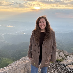 Lori Yeni-Komshian